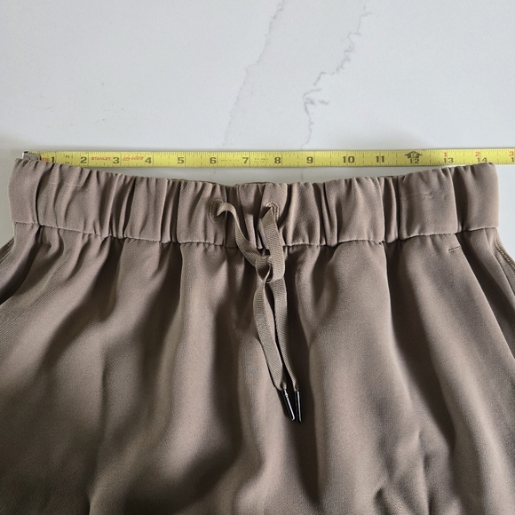 NWOT Lululemon On The Fly Skirt Woven Frontier Tan Elastic Waist Knee Length 8 - Picture 4 of 8